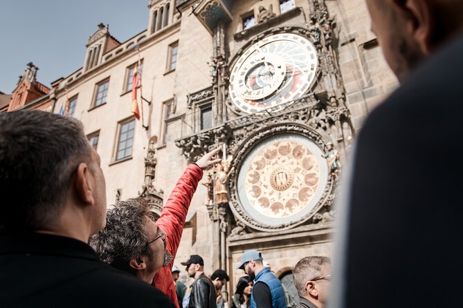 Prague Old Town and Jewish Quarter Walking Tour - Finding the Group at Týnská 627/7 and Kicking Off in Old Town