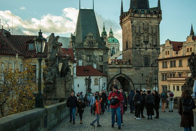 Prague Walking Tour in German: Old Town and Prague Castle - Prague Castle Compounds: What You See in the Included Hour