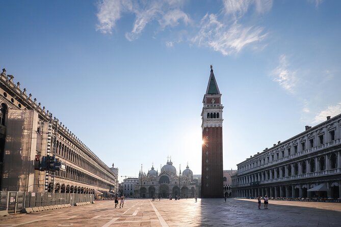 Private Best of Venice Walking Tour with St Mark's Basilica - Calle time and palazzos: Venice as lived-in space