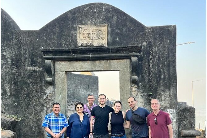 Private Guided Walking Tour in Bandra Queen of Suburbs - Stop 1: Bandra Fort for sea views and Portuguese roots