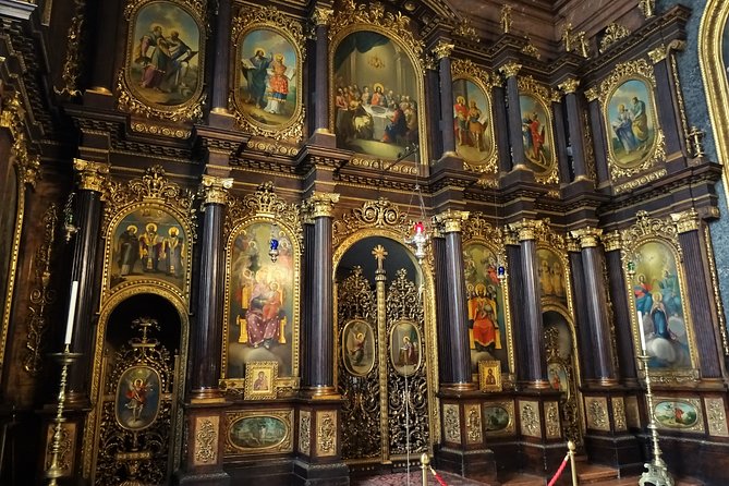 Private Hidden Vienna Walk — Stories Behind Quiet Corners - Schönlaterngasse Stories: Basilisk Mural, Schnitzel Since 1905, and a Music Room