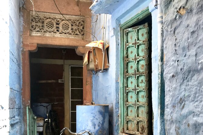 Private Jodhpur Blue City Walking Tour with Guide - Stop 2: Toorji Ka Jhalra step well—water architecture up close