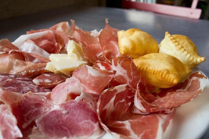 Private Milan Food Walking Tour of Brera - Meeting Points in Central Milan and the Flow of the Walk