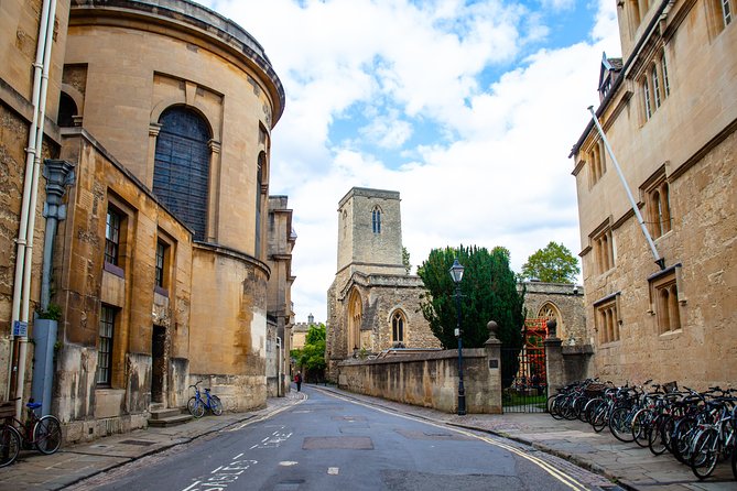 Private Oxford Walking Tour With University Alumni Guide - Bodleian Library: Stunning Space and the Entrance Fee Reality