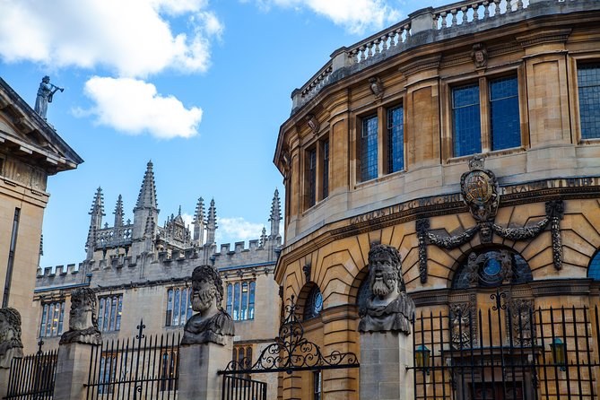 Private Oxford Walking Tour With University Alumni Guide - Oxford’s Squares, Churches, and University Streets