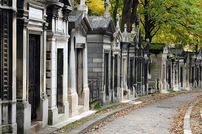 Private Père Lachaise Cemetery Walking Tour - Why Père Lachaise feels different with a walking guide