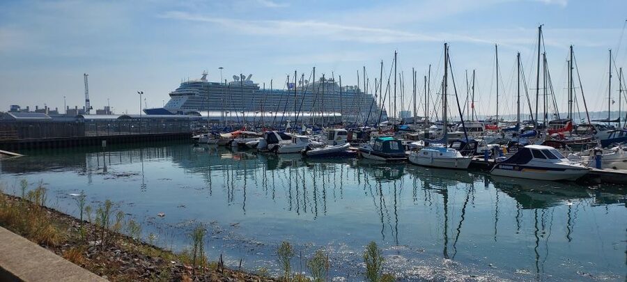 Private Southampton Walking Tour - Bargate Lion Meeting Point and a Route That Adjusts to You