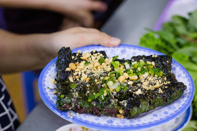 Private Street Food Evening Walking Tour in Ho Chi Minh City - Food safety and hygiene: what’s included, what to watch