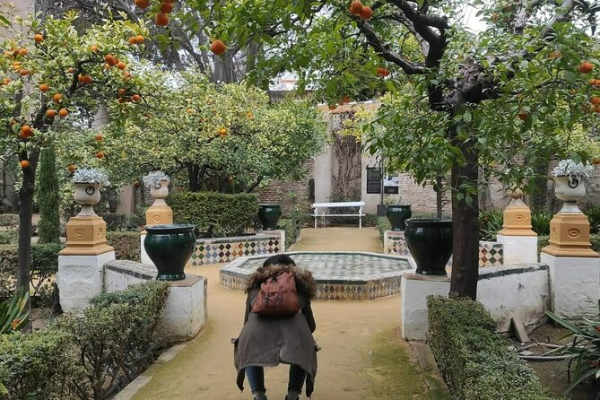 Private Walking Tour Alcazar and Cathedral in Sevilla - Private guide attention: pace, patience, and clear Q&A