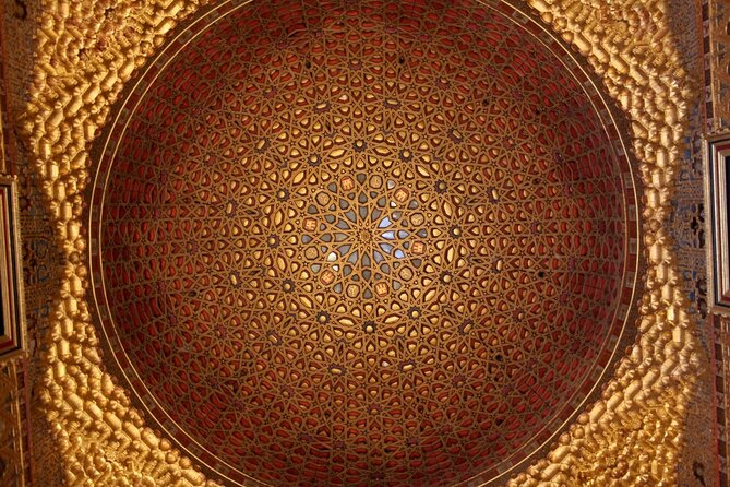 Private Walking Tour Alcazar and Cathedral in Sevilla - Walking comfort: hard stone, manageable steps, and smart breaks