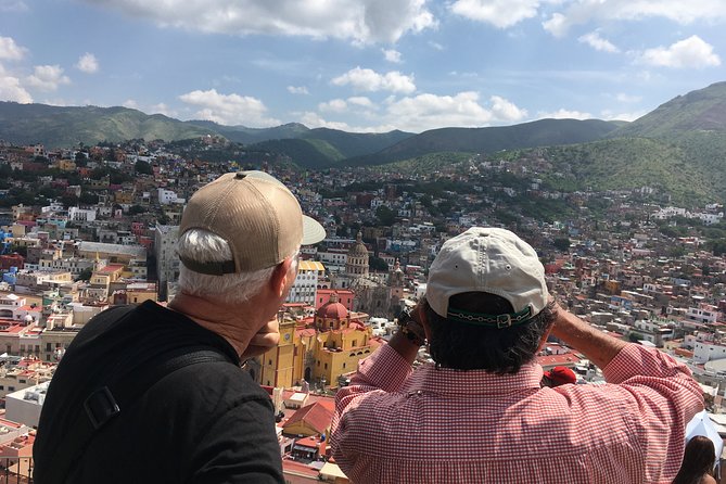 Private walking tour in Guanajuato (available from 1 person) - Plaza Baratillo: history at street level, not only monuments