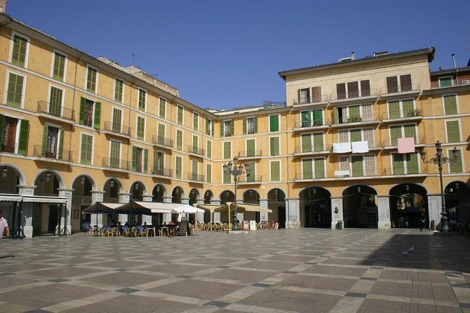 Private walking tour in Palma de Mallorca with local guides. - The value of a private Palma walk (2 hours, up to 6)