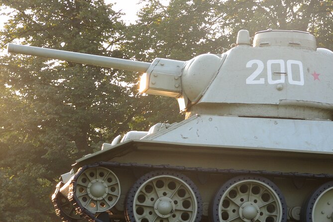 Private Walking Tour: World War 2 and Cold War Sites in Berlin - Key things that make this Berlin tour worth it