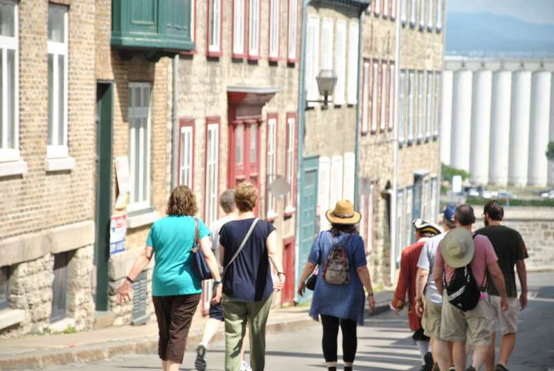 Quebec City: Old Quebec Historical Walking Tour - Old Quebec, but with a guide who acts like the era