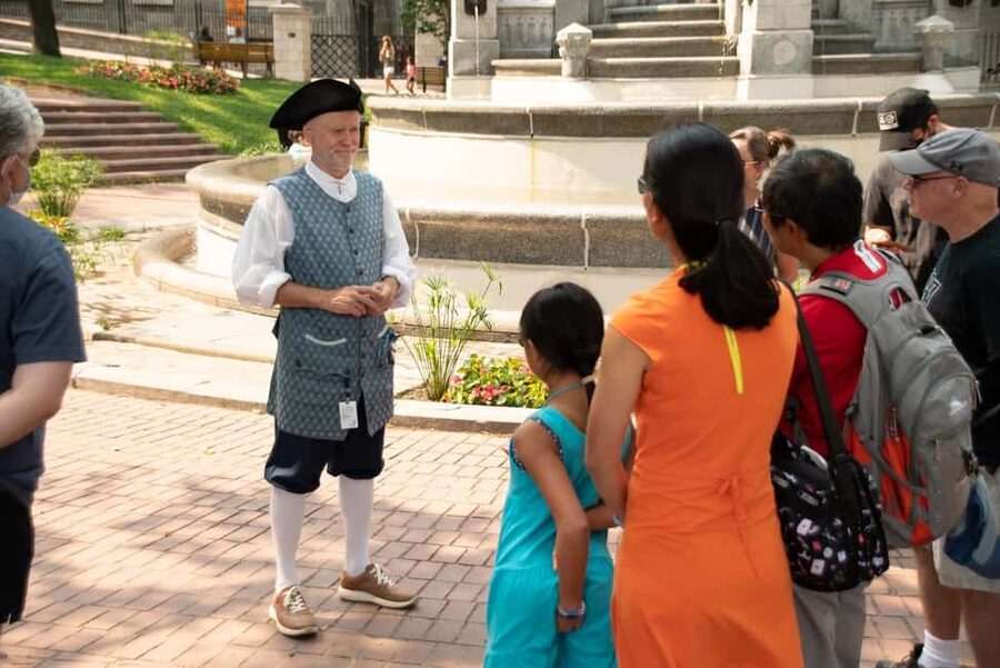 Quebec City: Old Quebec Historical Walking Tour - What the tour really does: makes 400 years feel connected