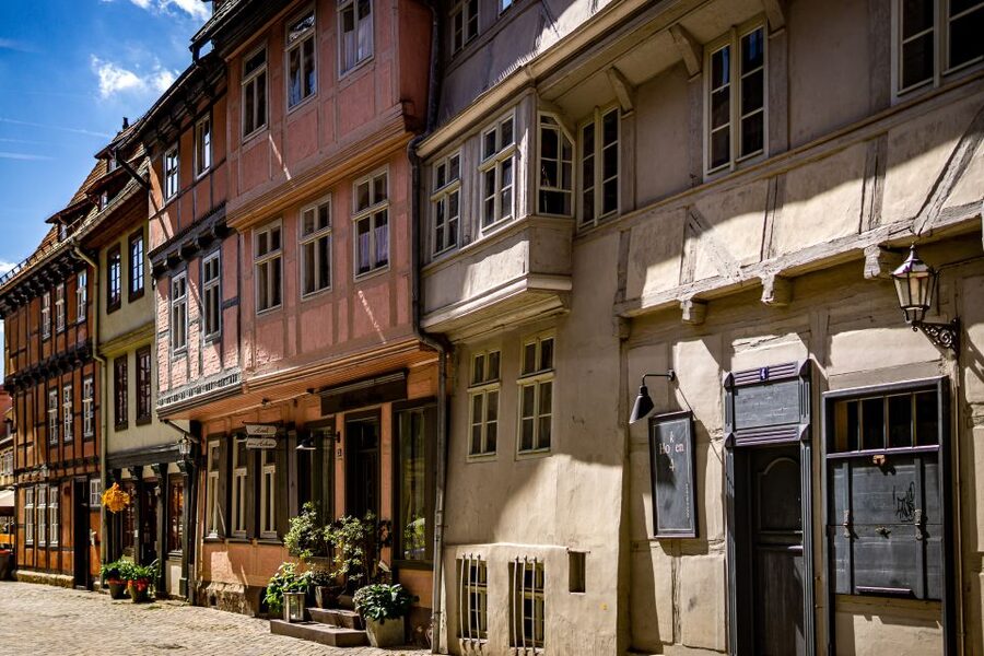 Quedlinburg: Guided City Highlights Walking Tour - More than 2,000 timber-framed houses: what to look at while you walk