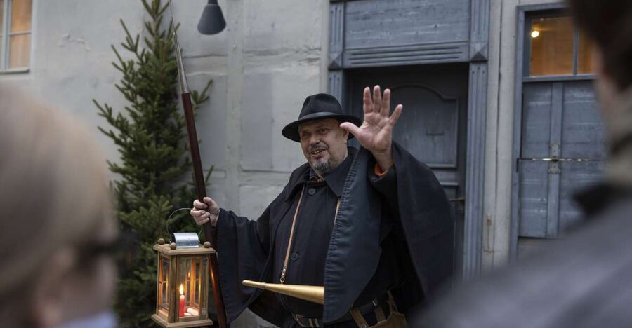 Quedlinburg: Historical Old Town Evening Walking Tour - What You’ll Do in 90 Minutes: A Story-First Walking Route