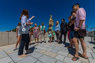 Regensburg: Guided City Walking Tour of the Old Town - Meet at Rathausplatz and get set with a real guide