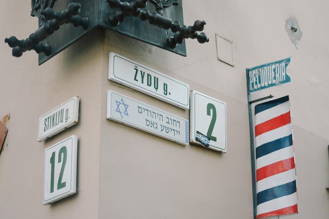 Regular walking tour of Jewish Vilnius - Getting oriented at Vilnius Town Hall (Rotuse)