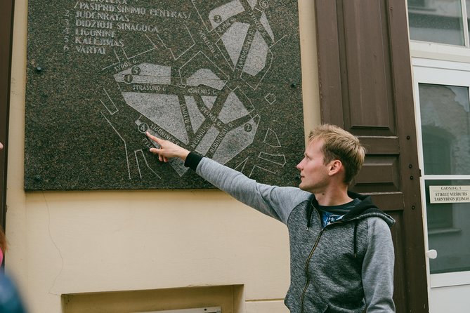 Regular walking tour of Jewish Vilnius - Stiklių gatvė and Žydų gatvė: art memory and damaged sacred space