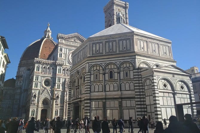 Renaissance & Medieval Florence Guided Walking Tour plus mobile App - Following the Vasari Corridor externally to Ponte Vecchio and Pitti