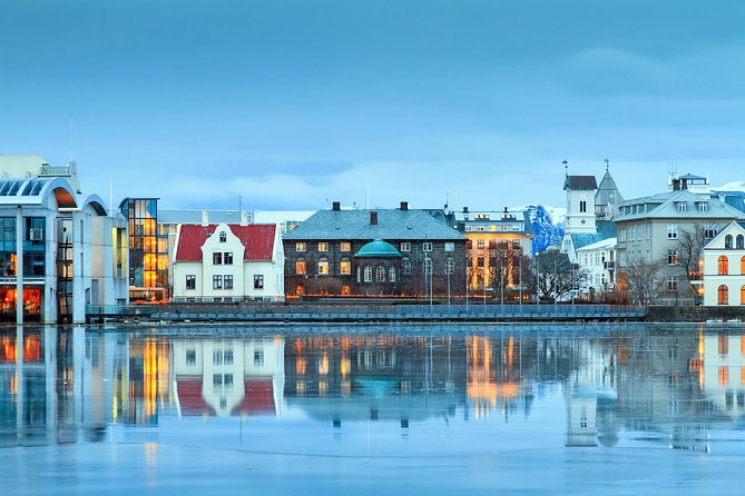 Reykjavik City Walking Tour - Reykjavik City Hall and the Iceland geography shortcut