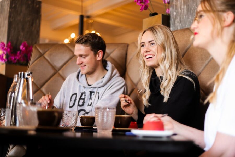 Reykjavik: Guided Foodie Walking Tour with 6 Tastings - Five stops across downtown: what each one is likely doing for your taste buds
