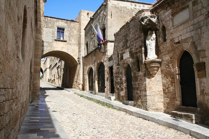 Rhodes Old Town Walking Tour (Small Group) - Palace of the Grand Master: Fortifications and the Big Architectural Centerpiece
