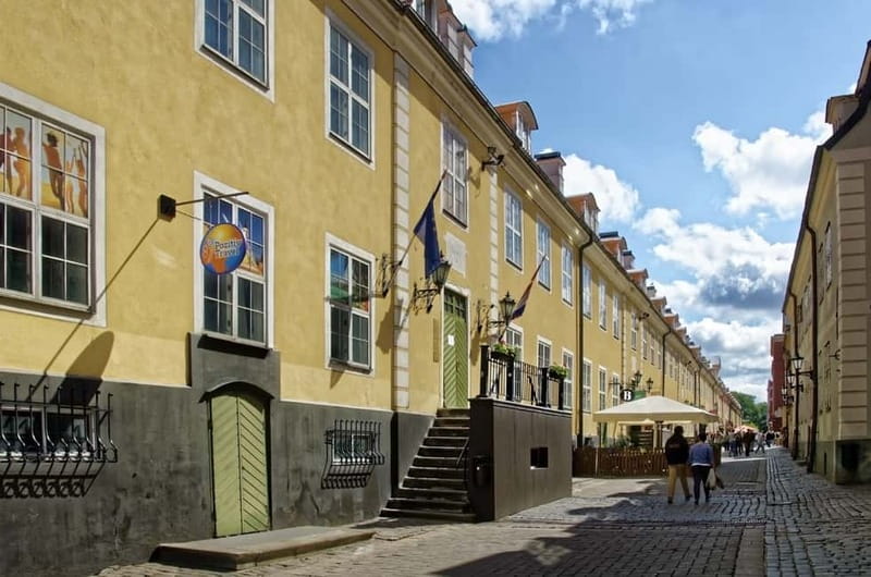 Riga: Guided Old Town Walking Tour - Three Brothers and St. Jacob’s Cathedral: Details That Don’t Read From a Distance