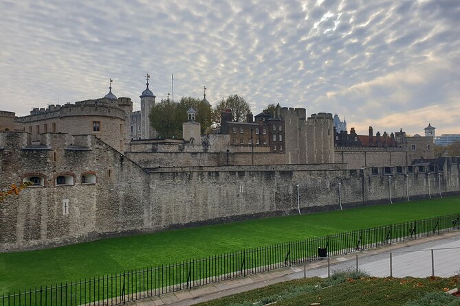 Roman Ruins to Blitz Bombings: A Walking Tour of London's Fiery History - Tower of London: a royal palace with serious backstory