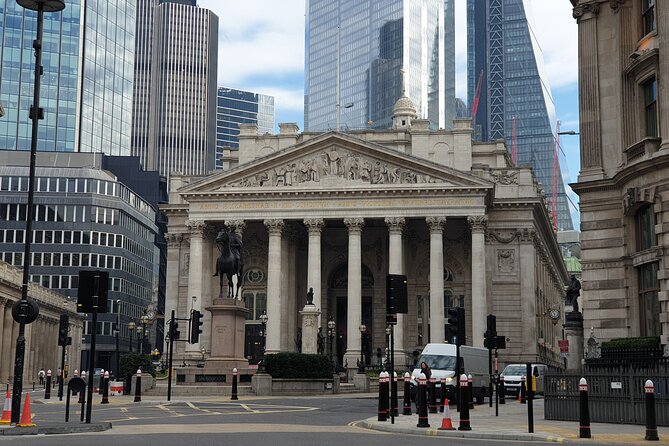 Roman Ruins to Blitz Bombings: A Walking Tour of London's Fiery History - Small-group touring with Tom: why the guide matters here