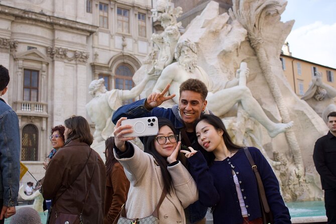 Rome at Night: Small Group Guided City Walking Tour - Meeting at the Colosseum and Getting Oriented Fast