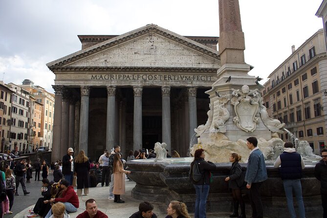 Rome at Night: Small Group Guided City Walking Tour - Colosseum at Night: The Last-Moment Payoff