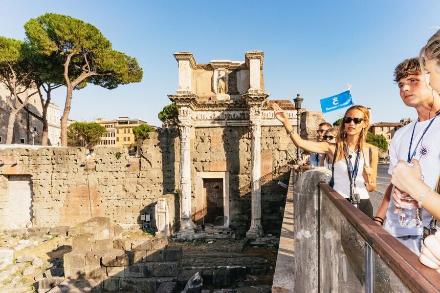 Rome: City Highlights Walking Tour - Campo de’ Fiori: the final pulse of bars, nightlife, and food