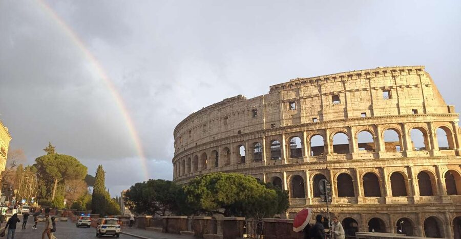 Rome: Colosseum, Palatine Hill, & Roman Forum Walking Tour - Security and the real-world timing inside the Colosseum area