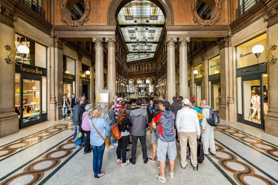 Rome: Fountains and Squares Small-Group Walking Tour - Walking to the Pantheon: stepping into the Roman world