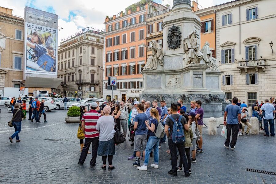Rome: Fountains and Squares Small-Group Walking Tour - Trevi Fountain: coin toss, crowds, and how to enjoy the finale