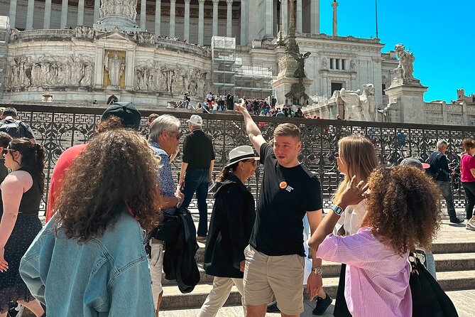 Rome: Guided Small Group Walking Tour of City Highlights - Piazza Navona as your dinner-launchpad