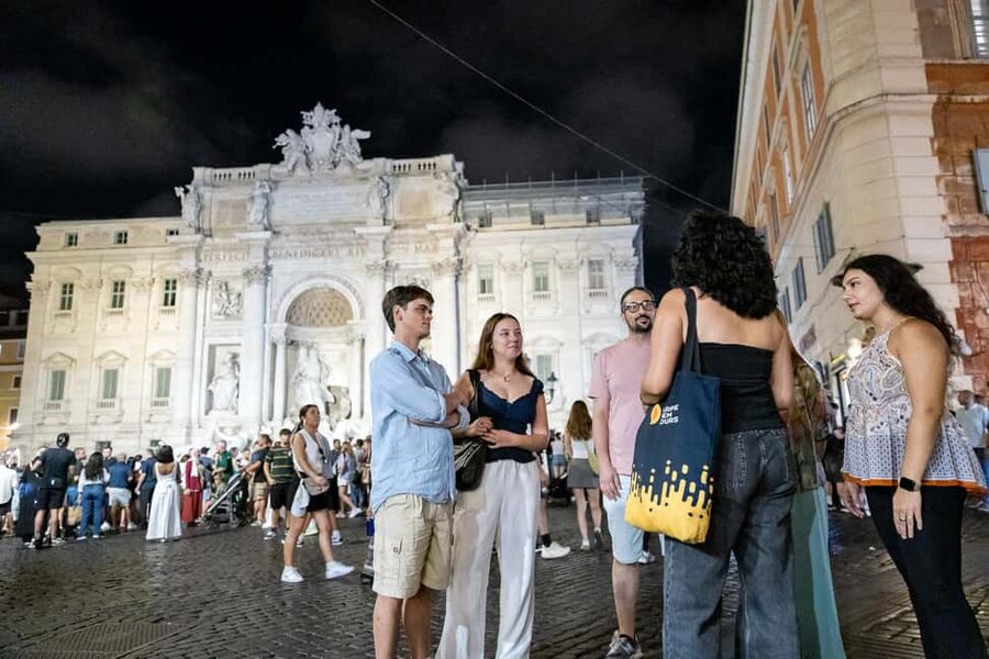 Rome: Moonlight Guided Walking Tour – Free for Kids - How the Guide Keeps the Pace Working