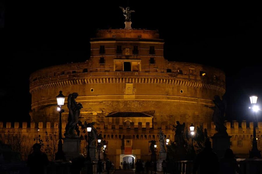 Rome Night Mysteries Guided Walking Tour - Starting at Campo de’ Fiori under Giordano Bruno: the easiest place to begin