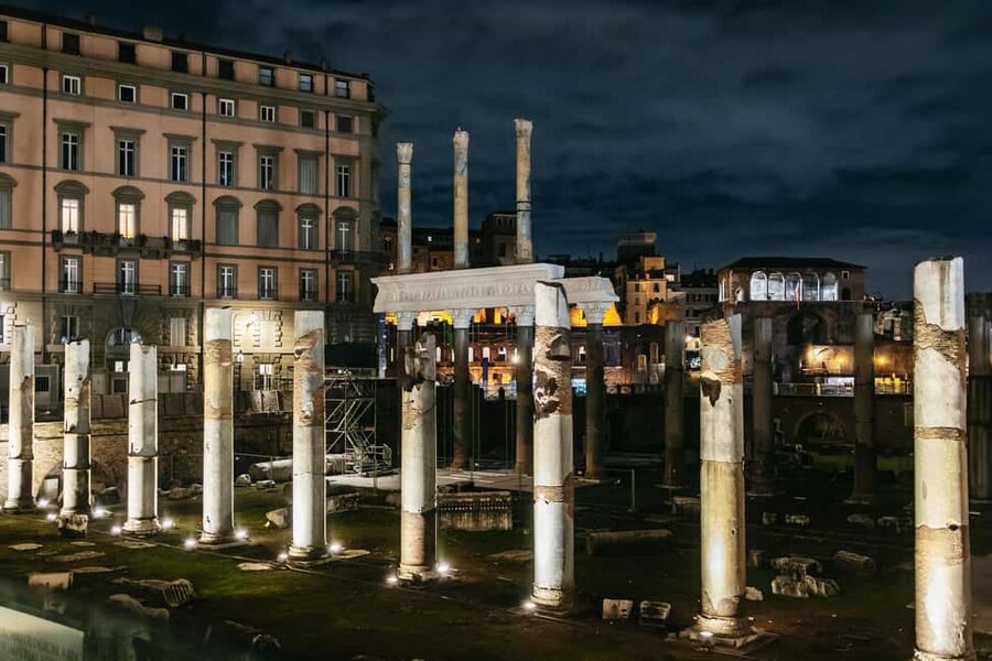 Rome: Small-Group City Highlights Moonlight Walking Tour - Trevi Fountain: Quiet Photos, Symbol Talk, and the Coin Moment