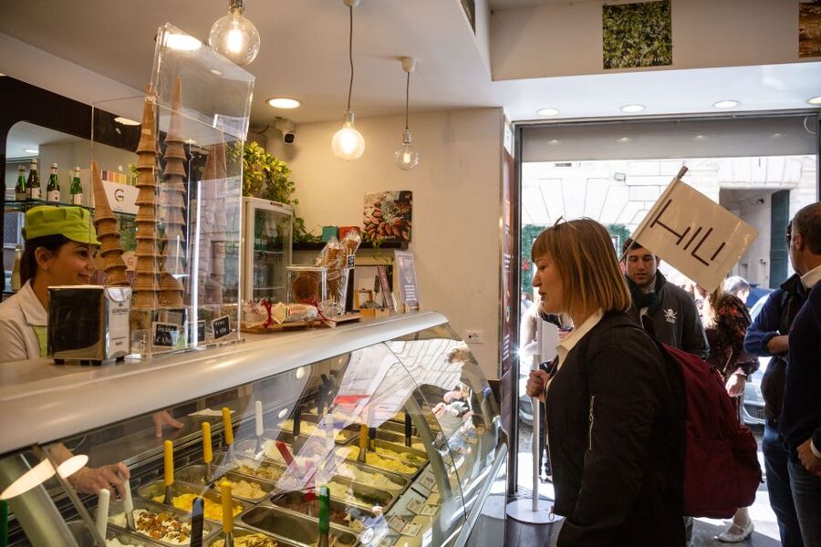 Rome: Trastevere & Campo de Fiori Street Food Walking Tour - Trastevere Final Bites and Gelateria Regusto Gelato