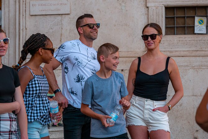 Rome Walking Tour: Pantheon, Trevi, Navona & Hidden Gems - Galleria Sciarra: One of the More Interesting Side Streets Stops