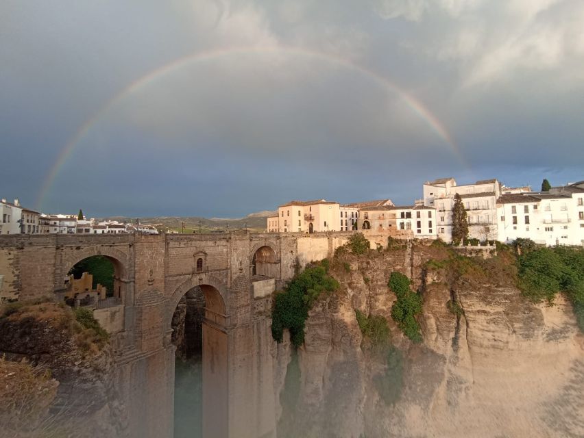 Ronda: Guided Walking Tour with English or Spanish Guide - Ronda on Foot: What This 1.5-Hour Tour Really Delivers