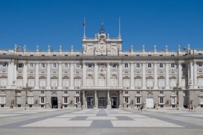 Royal Palace Guided Tour Small Group with Tickets - Inside the Royal Palace: how the guided 2-hour loop feels