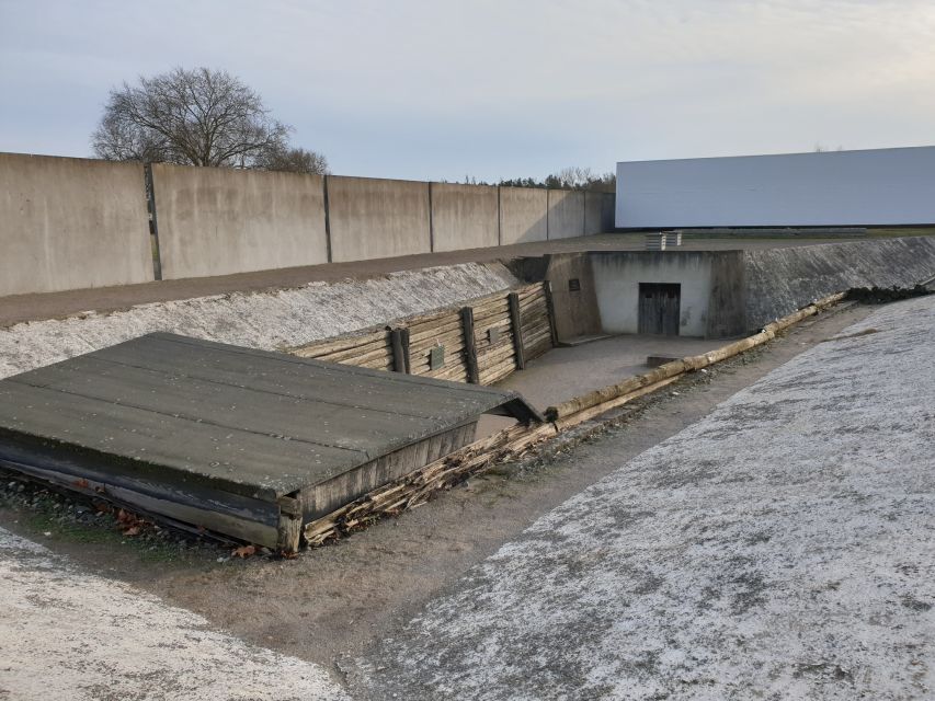 Sachsenhausen Memorial: Walking Tour from Berlin - What to pack: shoes, lunch, and the essentials that actually matter