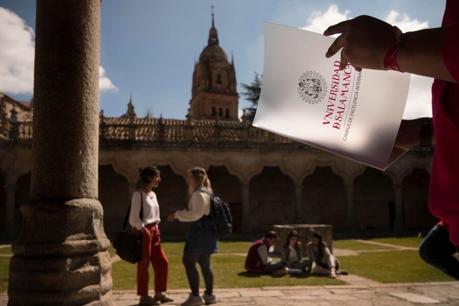 Salamanca Sightseeing Walking Tour with Local Guide. Spanish - Pontifical University sights: Courtyard to the Sky of Salamanca