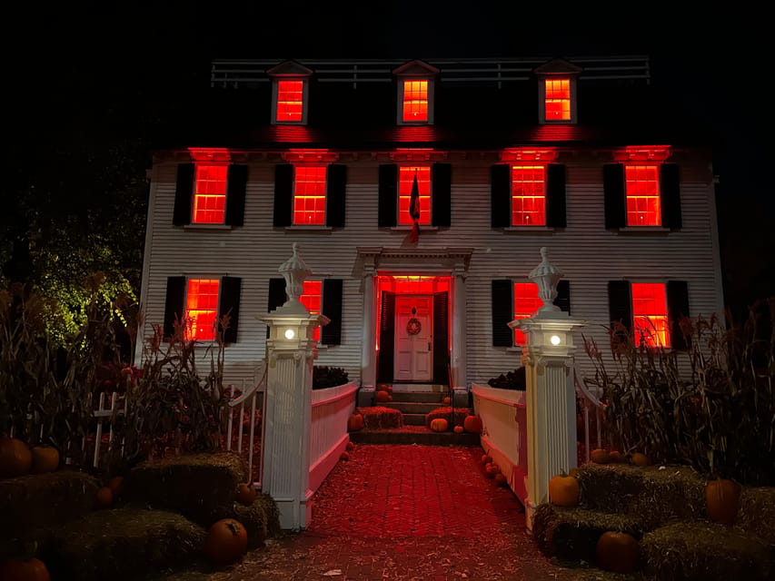 Salem, MA: Hocus Pocus Movie Guided Walking Tour - Salem Witch Trials and maritime history, tied to what you pass