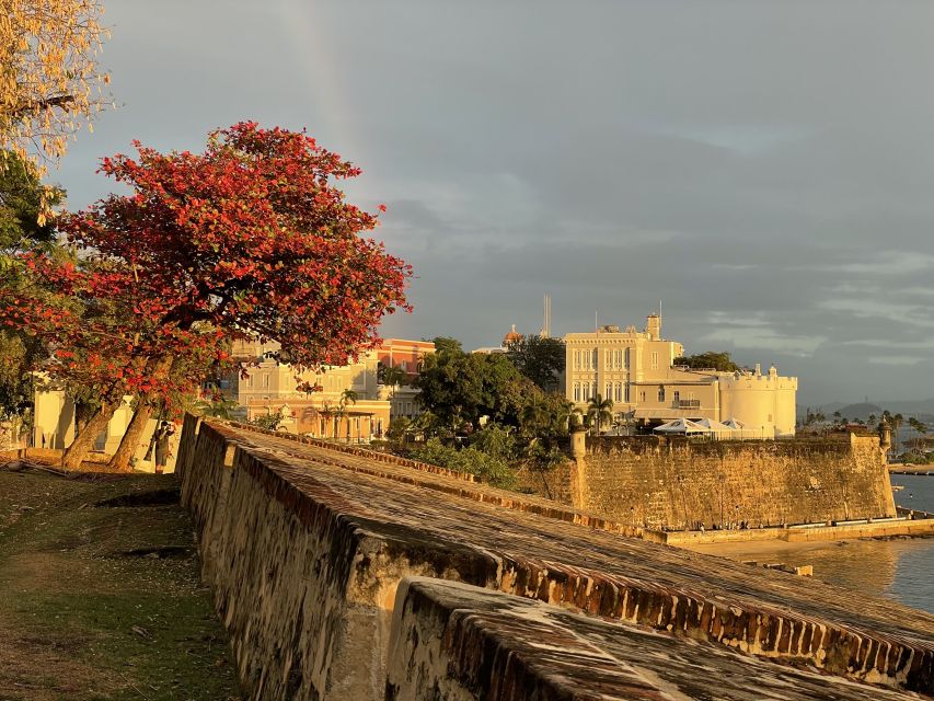 San Juan: Old Town Sunset Walking Tour - La Fortaleza-Palacio de Santa Catalina: The UNESCO Moment