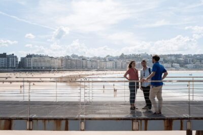San Sebastian: Walking Tour with Pintxo and Drink - Boulevard to Belle Époque: City Hall, Cathedral, and the Maria Cristina Glow